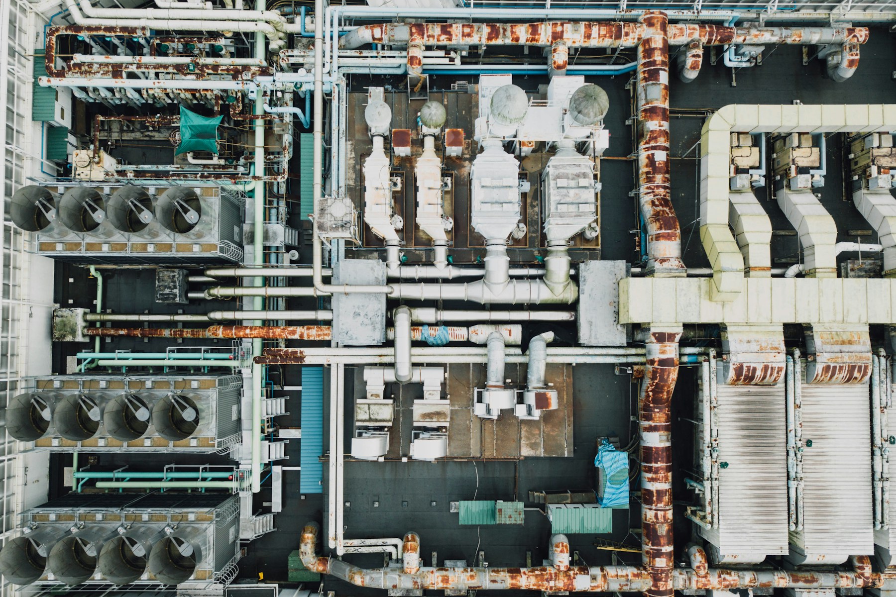 Reference aerial image of industrial equipment, not the CHINA LITHIUM ENERGY LTD factory